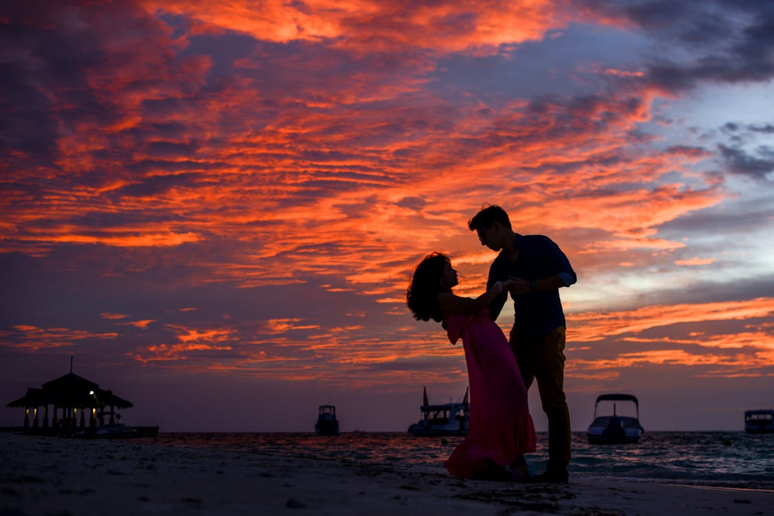 Best New England Beach Towns for a Romantic Getaway - Beach Town Life